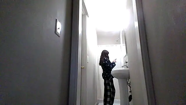 petitedoll29 online show from 11/18/25, 08:23