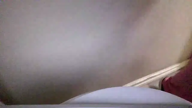 Snapshot of petitedoll29 chatting on 10/26/25, 12:33 petitedoll29 online show from 10/26/25, 12:33