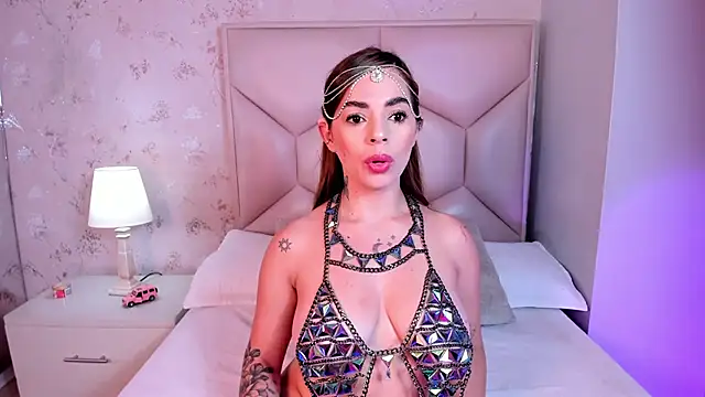 Snapshot of ambar_sullivan chatting on 10/29/25, 11:42 ambar sullivan online show from 10/29/25, 11:42