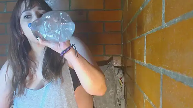 Snapshot of jenniferS_ chatting on 03/09/25, 07:23 jenniferS online show from 03/09/25, 07:23