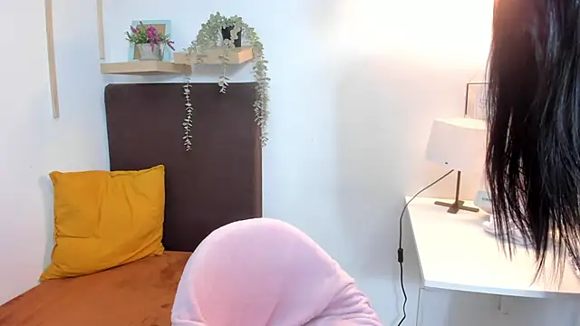 isabella jade online show from 03/15/25, 09:49