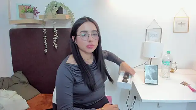 isabella jade online show from 02/25/25, 06:55
