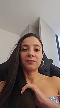 miaeyes online show from 11/28/25, 01:22