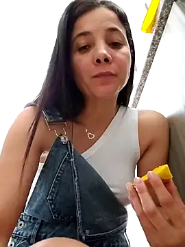 Snapshot of miaeyes chatting on 12/09/24, 03:22 miaeyes online show from 12/09/24, 03:22