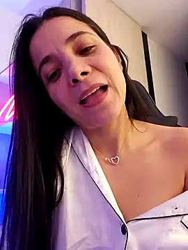 Snapshot of miaeyes chatting on 01/18/25, 04:48 miaeyes online show from 01/18/25, 04:48