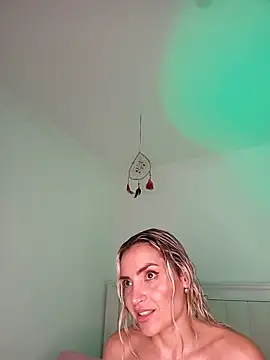 ASHLEY BLAIR online show from 09/22/25, 10:05