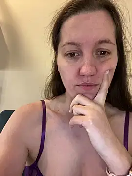 Nicole-Ray online show from 12/17/25, 10:20