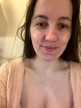 Nicole-Ray online show from 12/19/25, 04:42