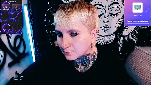 Marieblueeyes online show from 05/12/26, 07:42