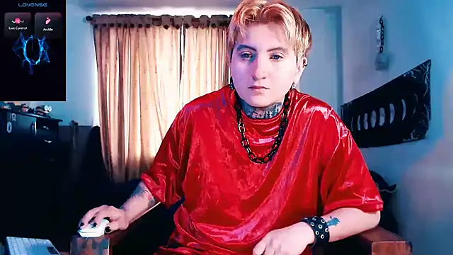 Marieblueeyes online show from 11/26/25, 03:12