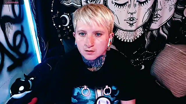 Marieblueeyes online show from 05/16/26, 02:21