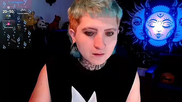 Snapshot of Marieblueeyes chatting on 03/15/25, 02:46 Marieblueeyes online show from 03/15/25, 02:46
