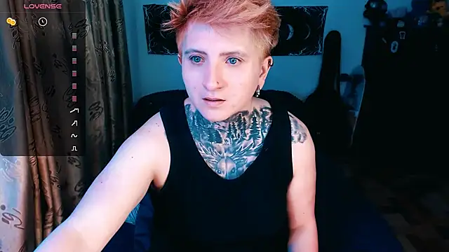 Marieblueeyes online show from 10/30/25, 01:04