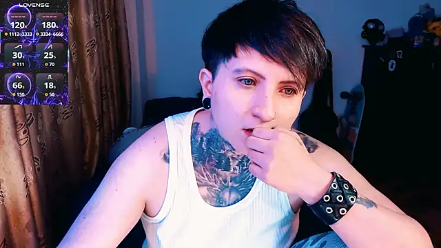 Marieblueeyes online show from 10/23/25, 04:33