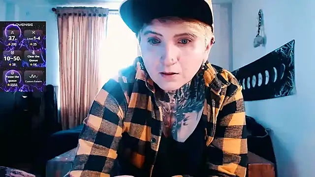 Marieblueeyes online show from 11/22/25, 04:06