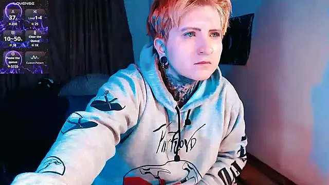 Marieblueeyes online show from 11/18/25, 04:05