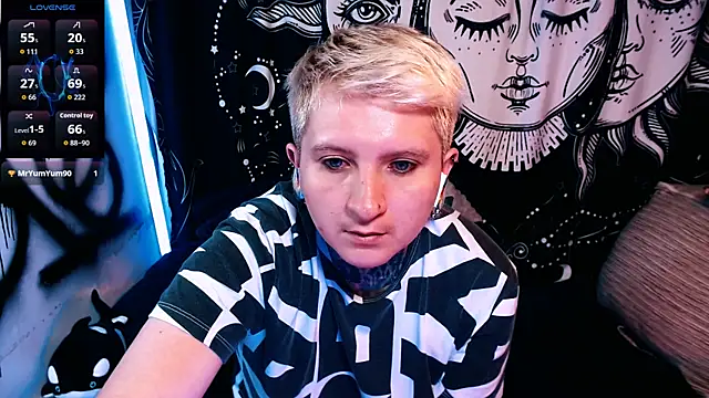Marieblueeyes online show from 05/15/26, 04:54