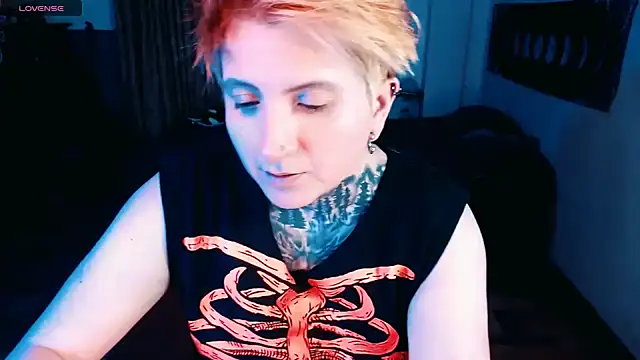 Marieblueeyes online show from 11/16/25, 03:11