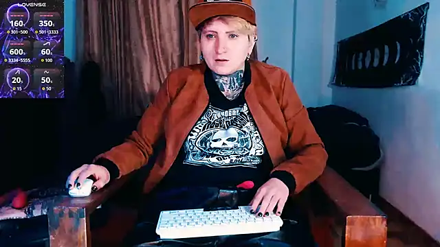 Marieblueeyes online show from 11/29/25, 08:42