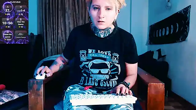 Marieblueeyes online show from 11/24/25, 11:05