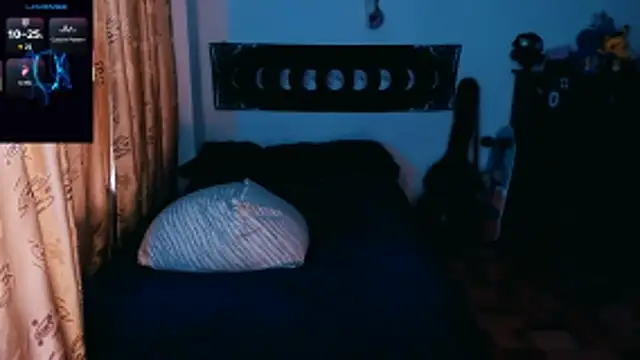 Marieblueeyes online show from 10/26/25, 09:26