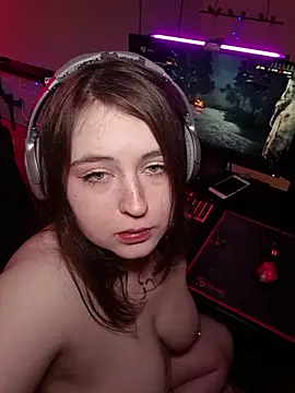 Yammy Yumi online show from 06/06/26, 04:07