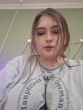 Yammy Yumi online show from 05/20/26, 02:36