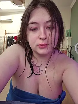 Yammy Yumi online show from 06/26/26, 02:23
