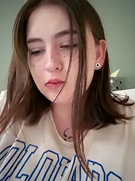 Yammy Yumi online show from 11/30/25, 05:08