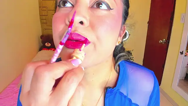 Julia Haye online show from 11/29/25, 04:01