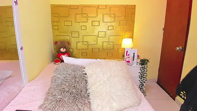 Julia Haye online show from 10/21/25, 03:39