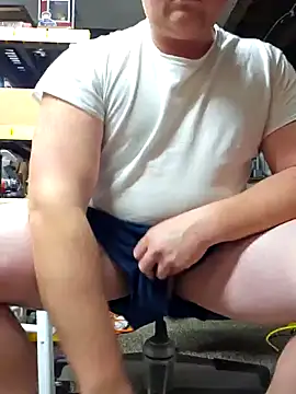 Snapshot of taurada76 chatting on 12/21/24, 02:47 taurada76 online show from 12/21/24, 02:47