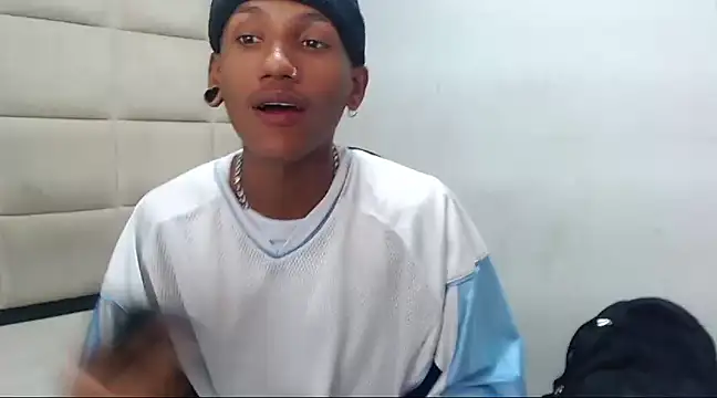 Snapshot of ManSant chatting on 02/18/25, 03:10 ManSant online show from 02/18/25, 03:10