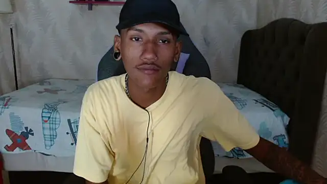 Snapshot of ManSant chatting on 03/15/25, 02:34 ManSant online show from 03/15/25, 02:34