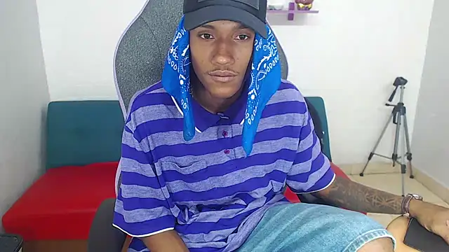 Snapshot of ManSant chatting on 03/05/25, 03:07 ManSant online show from 03/05/25, 03:07