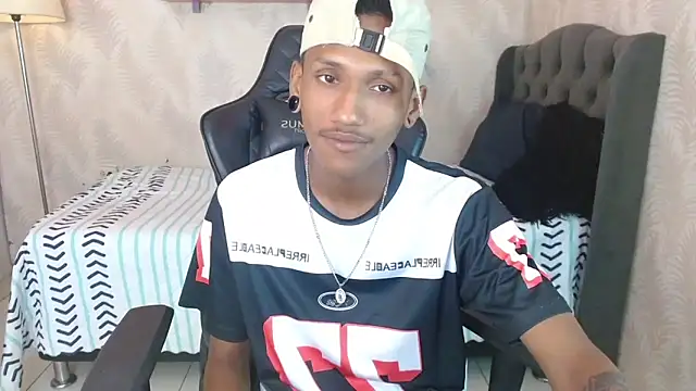 Snapshot of ManSant chatting on 09/09/25, 01:53 ManSant online show from 09/09/25, 01:53