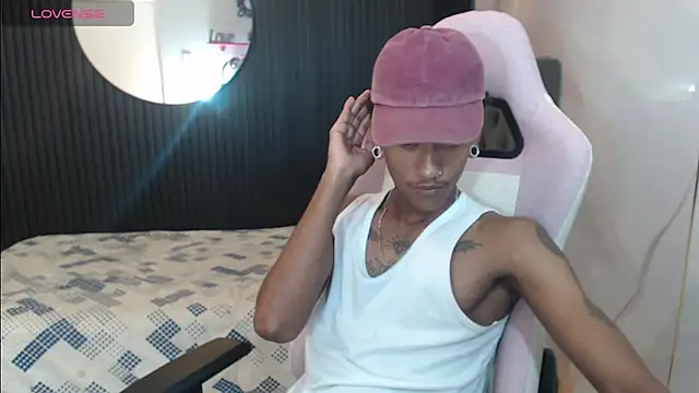 Snapshot of ManSant chatting on 06/09/26, 04:41 ManSant online show from 06/09/26, 04:41