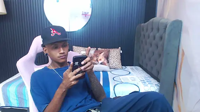 Snapshot of ManSant chatting on 05/24/26, 04:07 ManSant online show from 05/24/26, 04:07