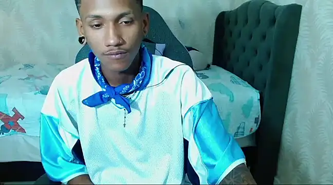 Snapshot of ManSant chatting on 03/19/25, 03:51 ManSant online show from 03/19/25, 03:51