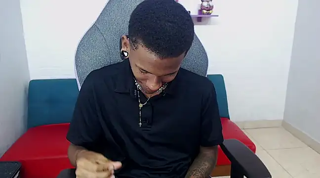 Snapshot of ManSant chatting on 03/18/25, 02:50 ManSant online show from 03/18/25, 02:50