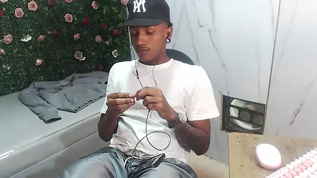 ManSant online show from 03/24/26, 01:44