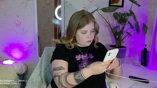 sinnamon  online show from 09/18/25, 01:14