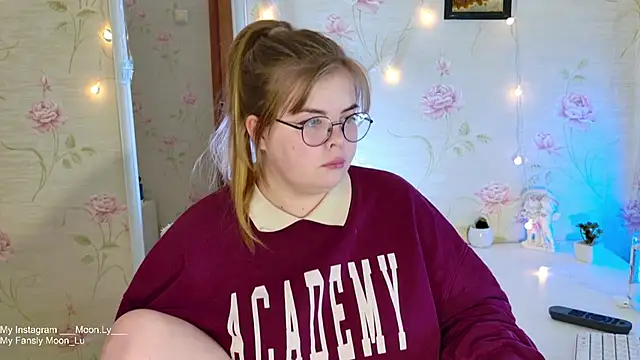 sinnamon  online show from 11/03/25, 04:43