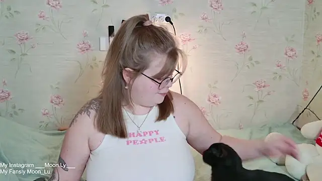 sinnamon  online show from 12/21/25, 12:18