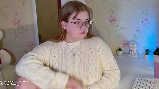 sinnamon  online show from 10/24/25, 06:51