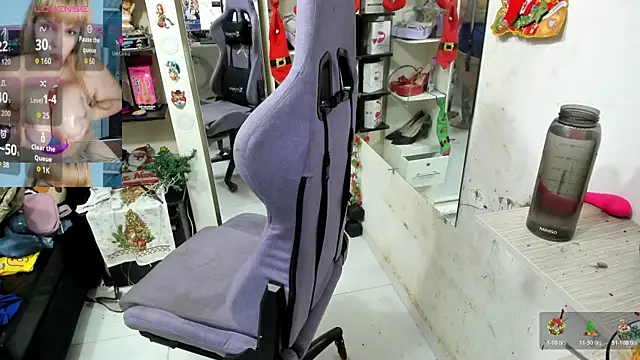 Snapshot of allsson_queen chatting on 12/16/25, 07:29 allsson queen online show from 12/16/25, 07:29