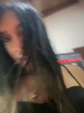 Ashly Miller online show from 11/17/25, 08:02