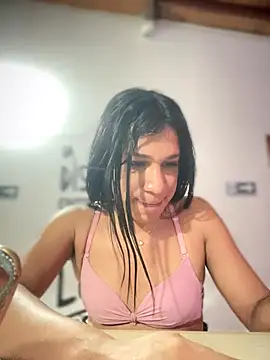 Snapshot of Ashly_Miller chatting on 01/05/26, 07:50 Ashly Miller online show from 01/05/26, 07:50