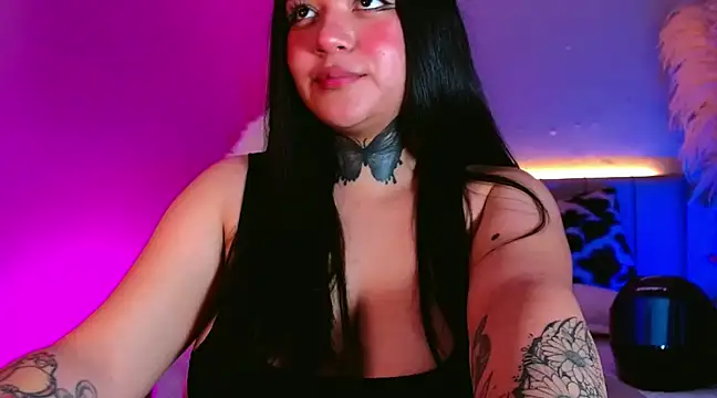 Snapshot of kim_blake chatting on 03/22/25, 12:14 kim blake online show from 03/22/25, 12:14