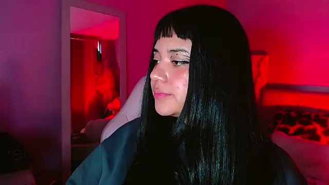 Snapshot of kim_blake chatting on 02/21/25, 12:49 kim blake online show from 02/21/25, 12:49